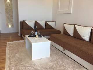 Апартаменты Days Inn Apartments Улцинь Люкс с балконом (5 взрослых)-10